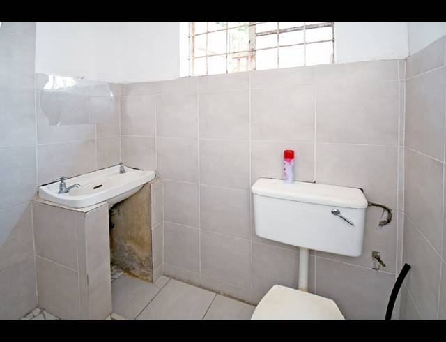 5.5 BEDROOM HOUSE FOR SALE IN HURST HILL